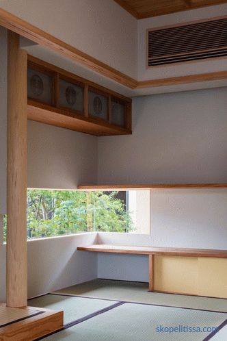 Hiiragi House - dom w kształcie litery U, w centrum którego znajduje się dziedziniec i drzewo genealogiczne