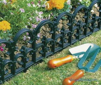 Granica dla klombów - pomysły na zdjęcia, jak zrobić ozdobne ogrodzenie na kwiaty