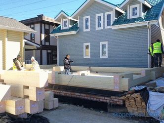 Projekty domów z drewna klejonego w „Kraju niskiego wzrostu”