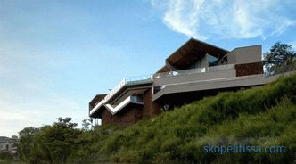 Dom na szczycie góry w mieście Belo Horizonte, Brazylia