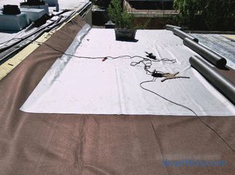 Naprawa dachu płaskiego: użyte materiały i technologie