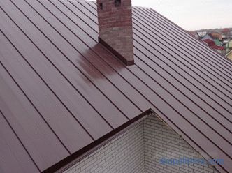 Dach metalowy: odmiany, technologia budowlana
