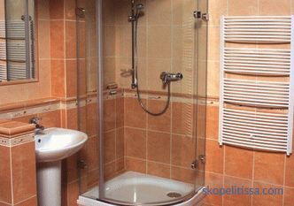 Prysznic w drewnianym domu: materiały, technologia, wymagania