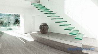 Schody w prywatnym domu na drugim piętrze: najlepsze projekty