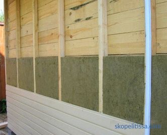 Jak schować drewniany dom z bocznicą z izolacją: instrukcje krok po kroku