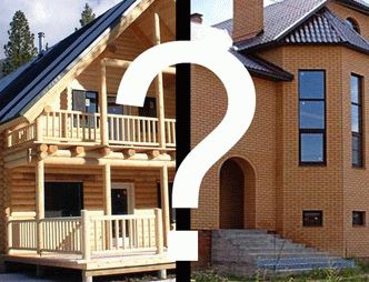 Drewno lub cegła: co wybrać na dom wiejski?